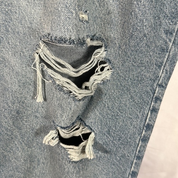 Old Navy Light Blue Extra High-Rise Sky-Hi Straight Distressed Jeans - Picture 7 of 14